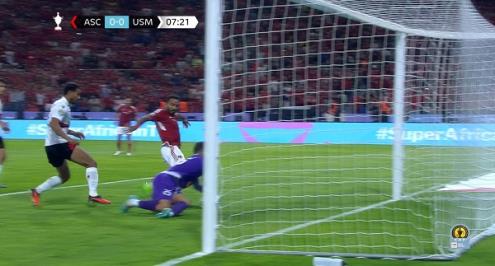   هل أخطأ حكم السوبر الأفريقي بإلغاء هدف كهربا؟ (قانون اللعبة)